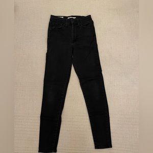 Levi’s black skinny jeans